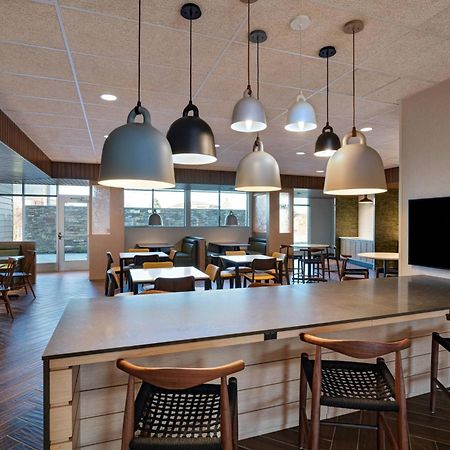 Fairfield Inn & Suites By Marriott Oskaloosa Екстериор снимка